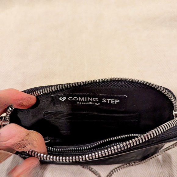 NWOT Crossbody Leather Purse With Chain Strap & Dust Bag (Korean Brand) - Picture 6 of 16